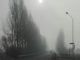 Il sole buca la nebbia a gennaio in viale Forlanini, visto dal Sanatorio Borsalino.