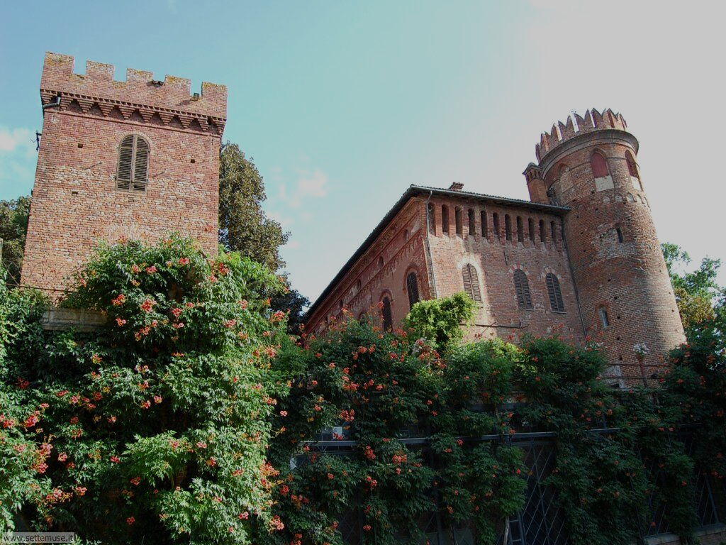 CASTELLO DI REDABUE - MASIO - (AT) guida e foto del castello